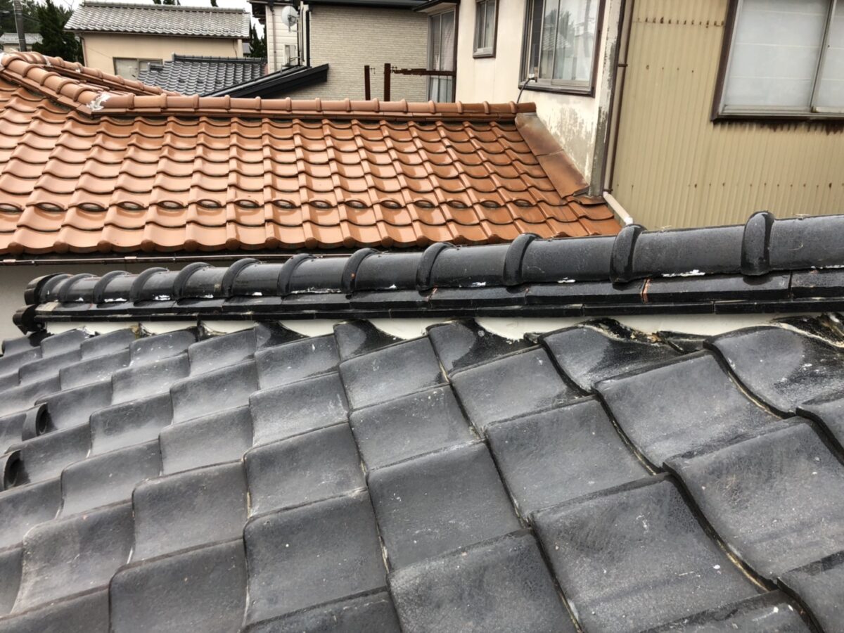 困った雨漏りも棟瓦の積み直しで解決！