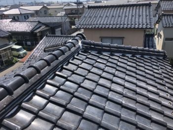 ずれた棟を根本から整え、雨雪・台風に備える屋根へ
