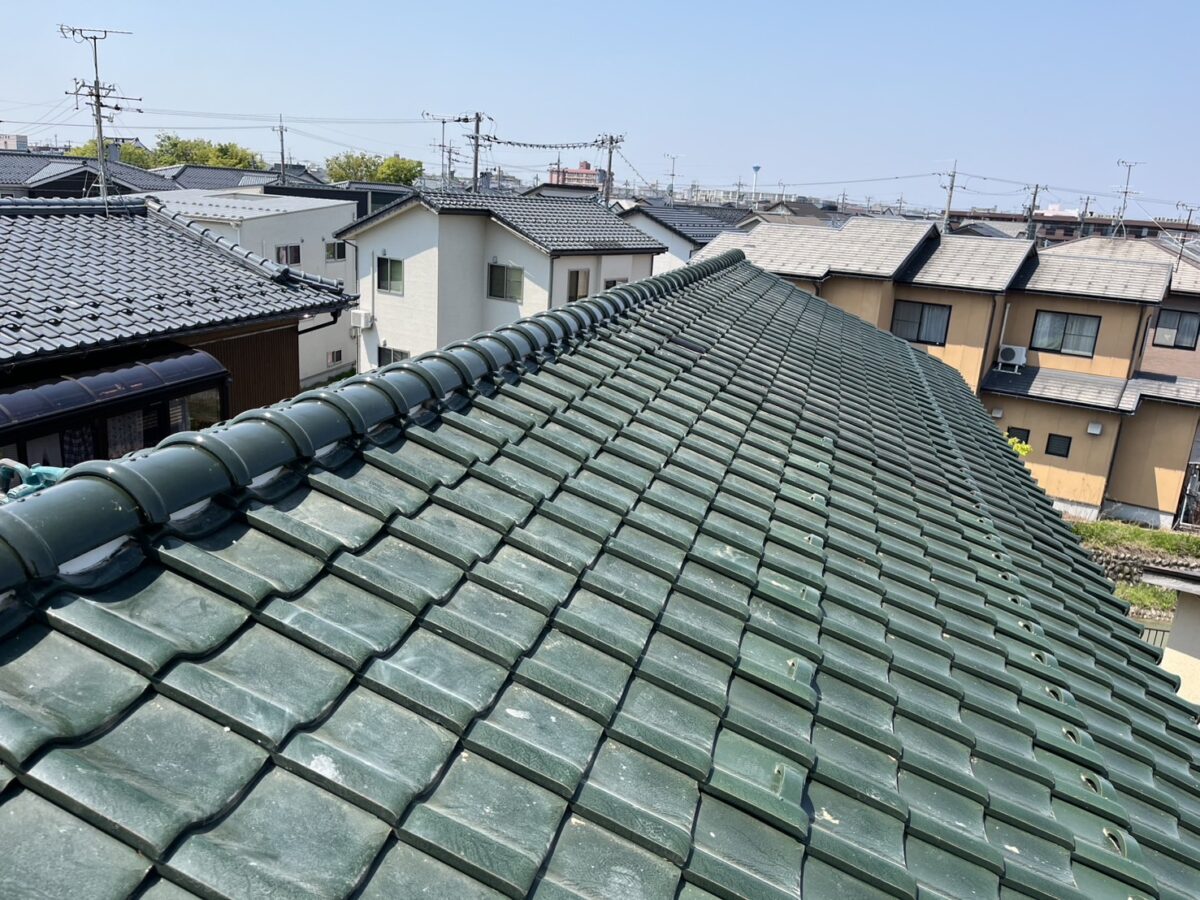 冠瓦が崩れてしまったため瓦工事を実施