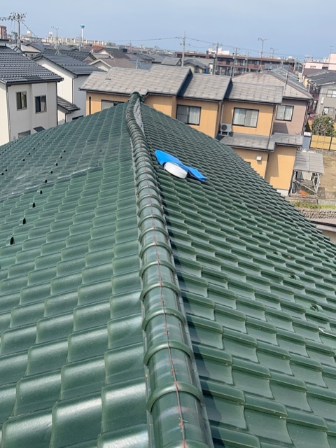 冠瓦が崩れてしまったため瓦工事を実施