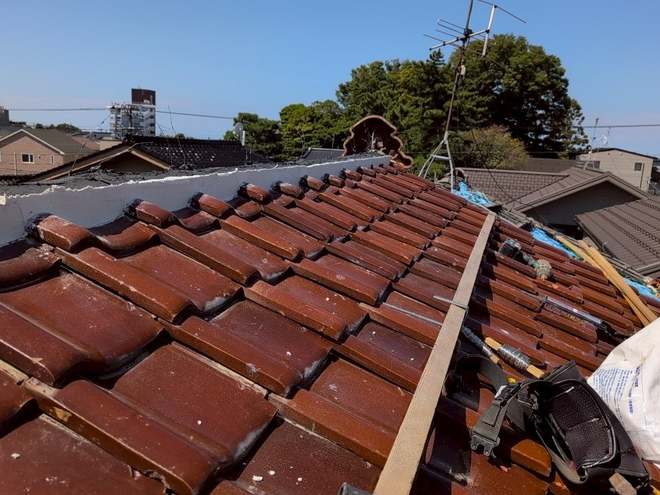 屋根部分の瓦がつけ終わりました。