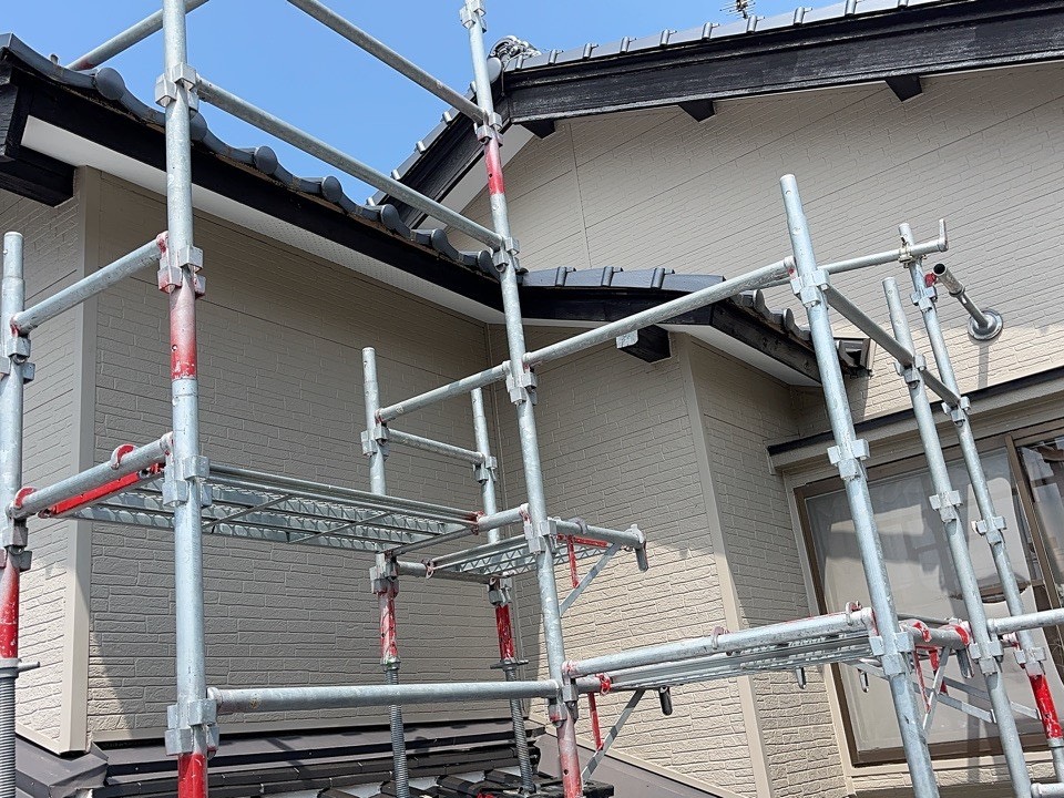 金具などが外れいていることもありますので、注意して作業を進めます。