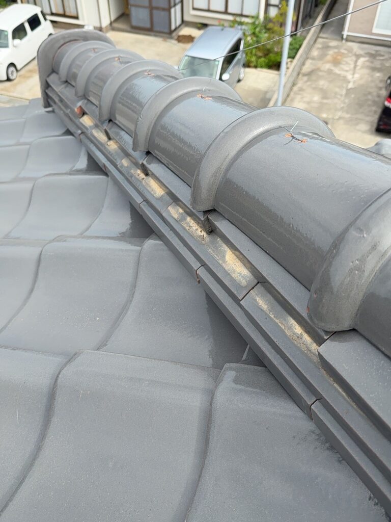 施工前のお写真です。
漆喰もボロボロになっています。