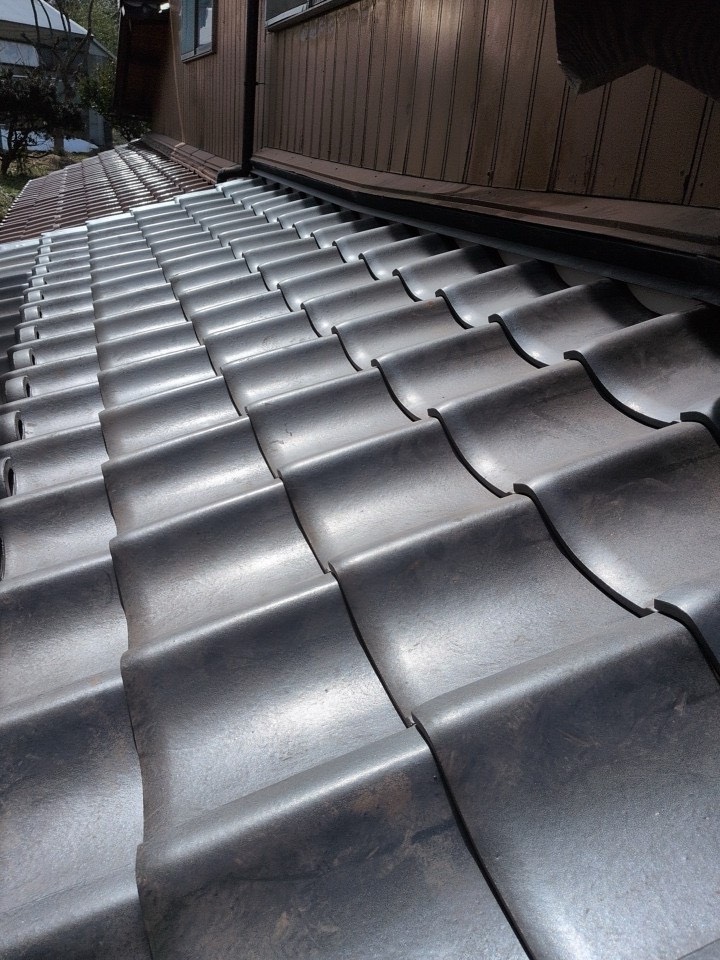 見えない下地から、しっかり直す瓦葺き替え。