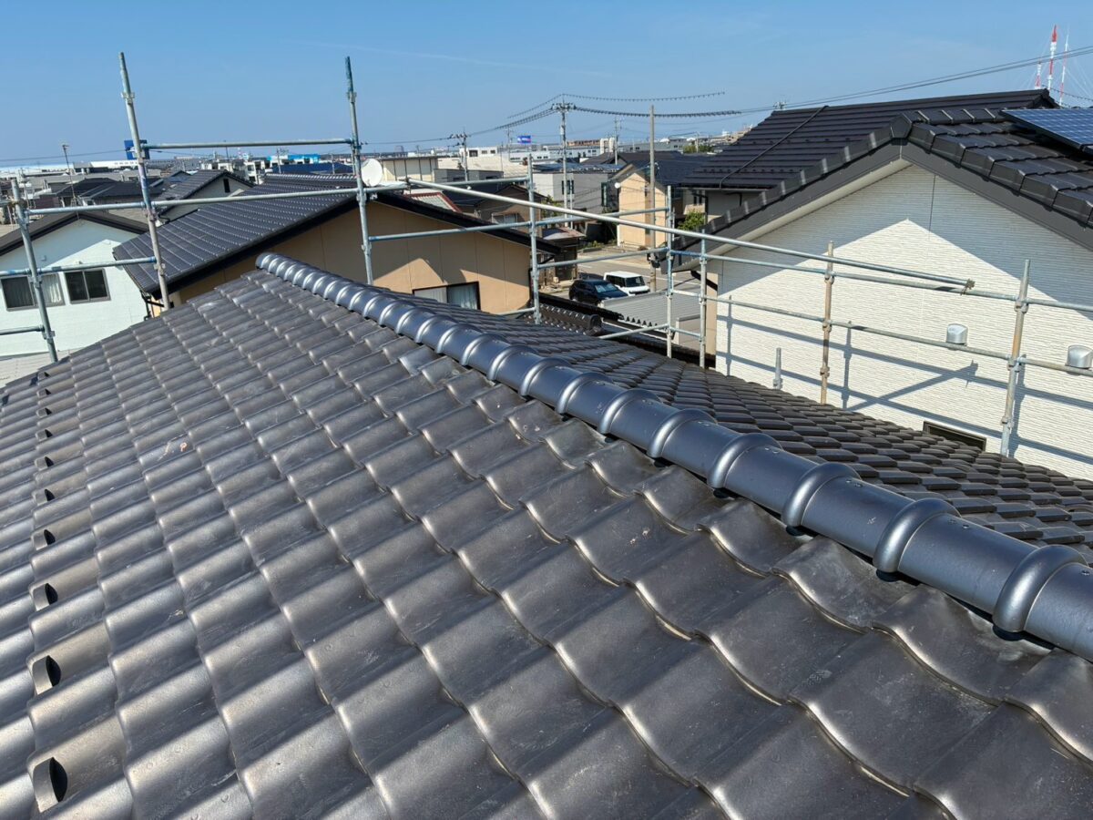 瓦のずれだけでなく下地まで見直し、屋根の耐久性を改善