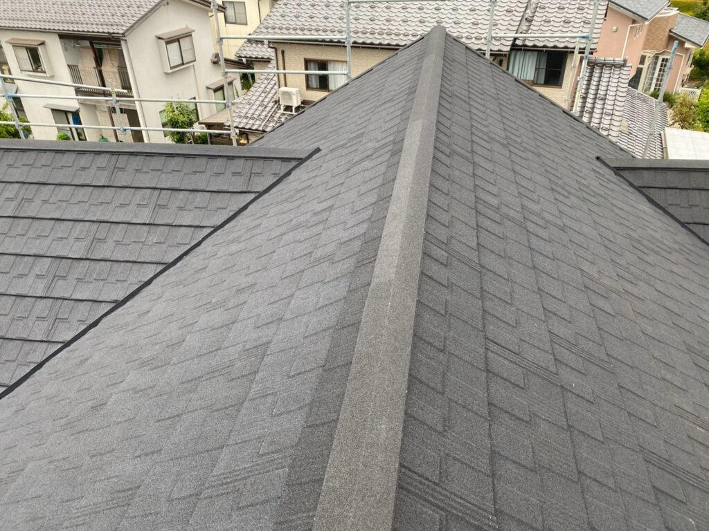 【白山市】Tルーフカバー工法｜築30年の欠けた屋根を雨漏り前に改善