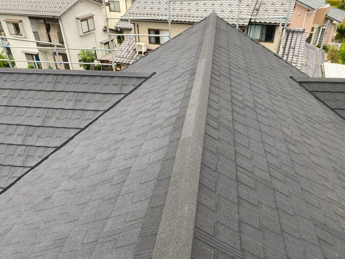 【白山市】Tルーフカバー工法｜築30年の欠けた屋根を雨漏り前に改善